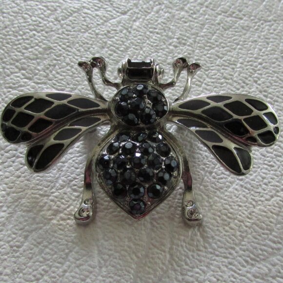 Black BEE Brooch - Picture 4 of 6